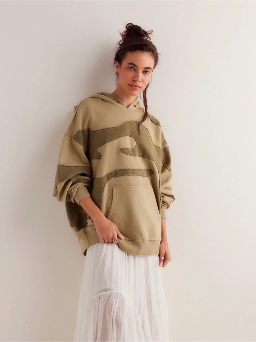 We The Free It’s A Vibe Camo Hoodie - Picture 3 of 9